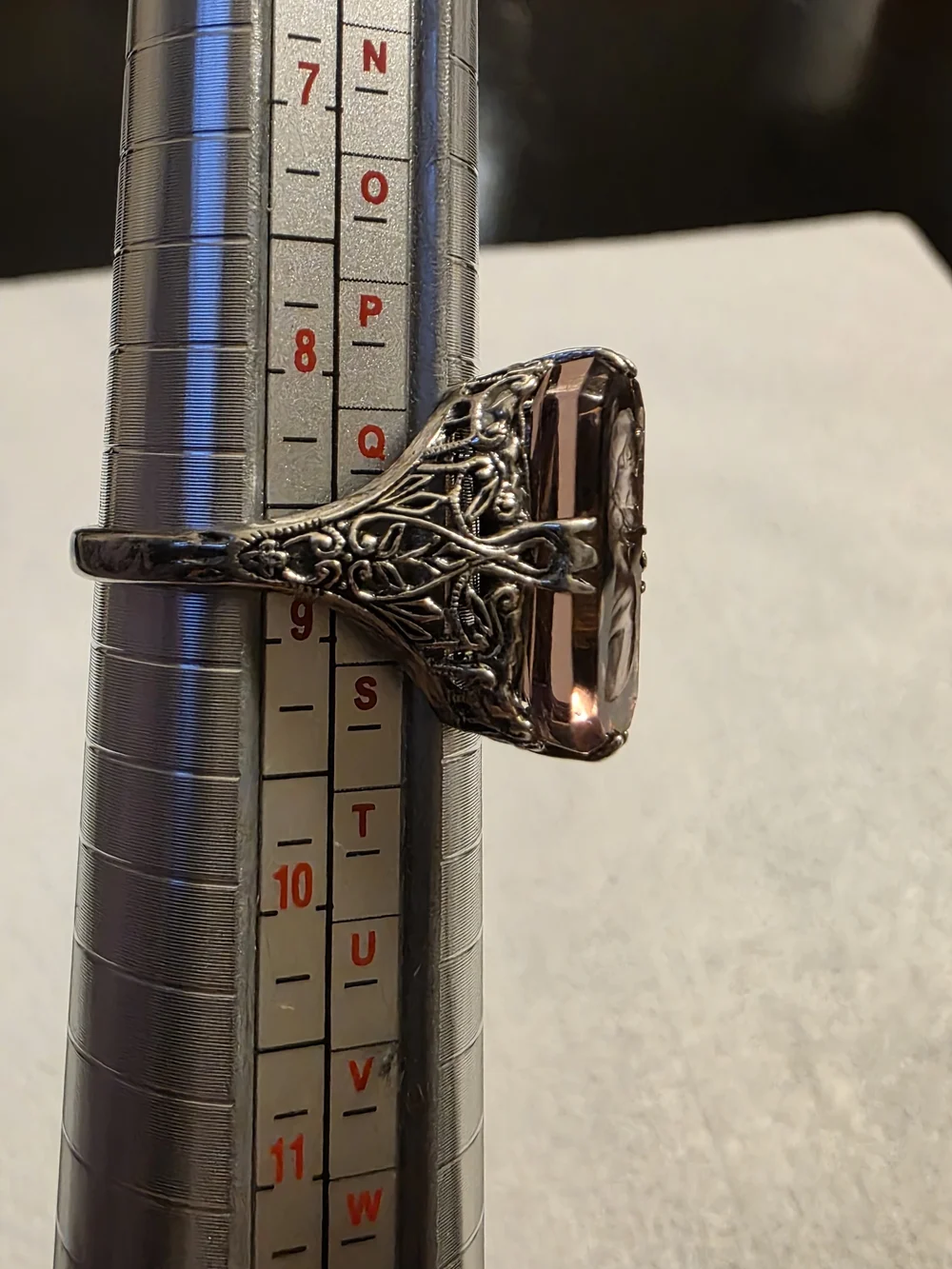 vintage Creations elegant silver